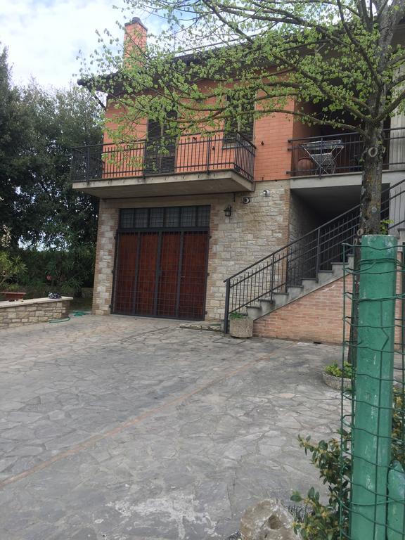 Appartamento Dell Agriturismo Pane E Olio Todi Kültér fotó